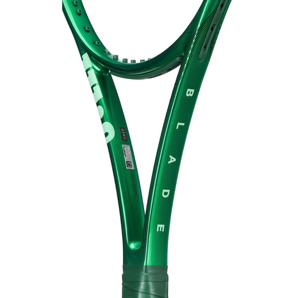 Wilson Blade 98 16x19 V10 Tennis Racket – 4 ¼ grip