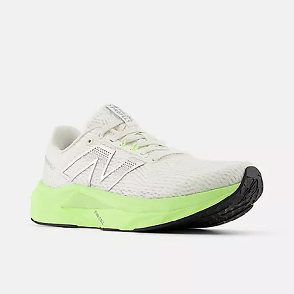 New Balance FuelCell Propel v5 Women’s Running Shoe - wide