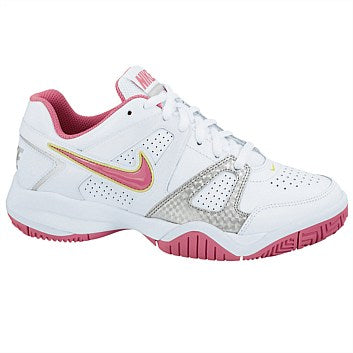 NIKE CITY COURT CROSS TRAINING SHOE