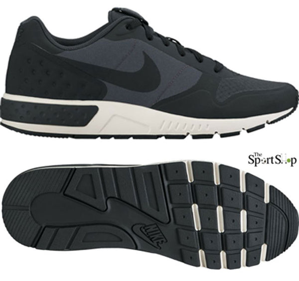 NIKE NIGHTGAZER LW RUN SHOE